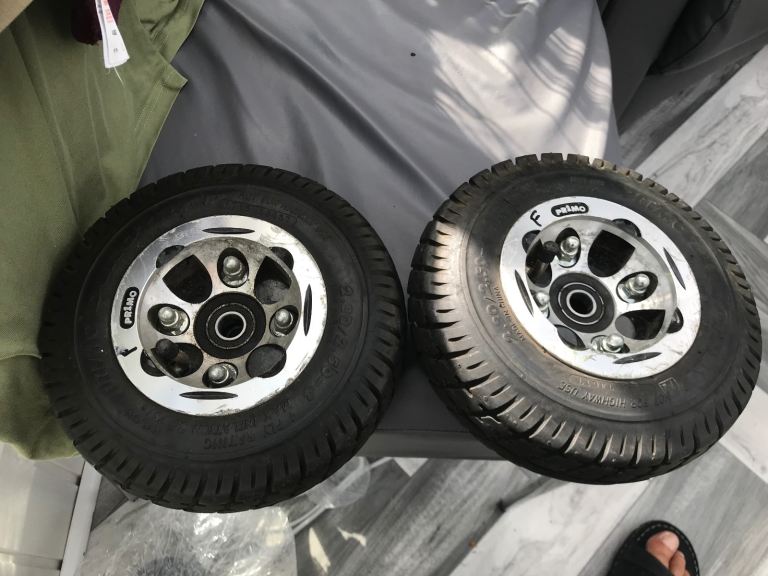 Mobility scooter wheels and tires 