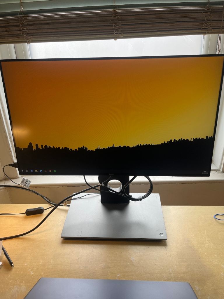 DELL 24 inch HD monitor with USB C hub