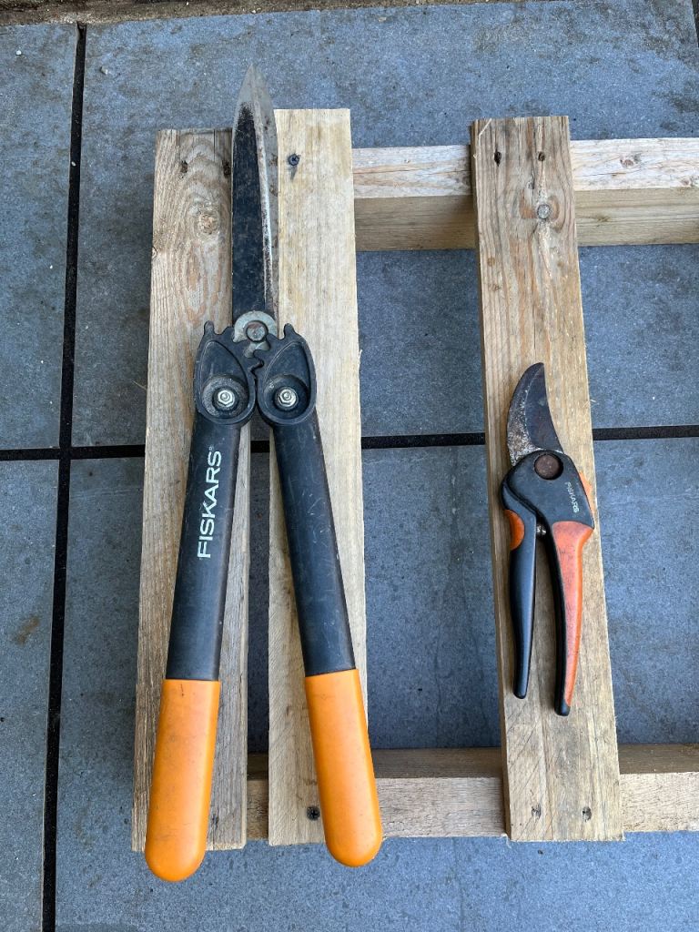 FISKARS Garden Tool Set – Secateurs & Loppers, Fair Condition