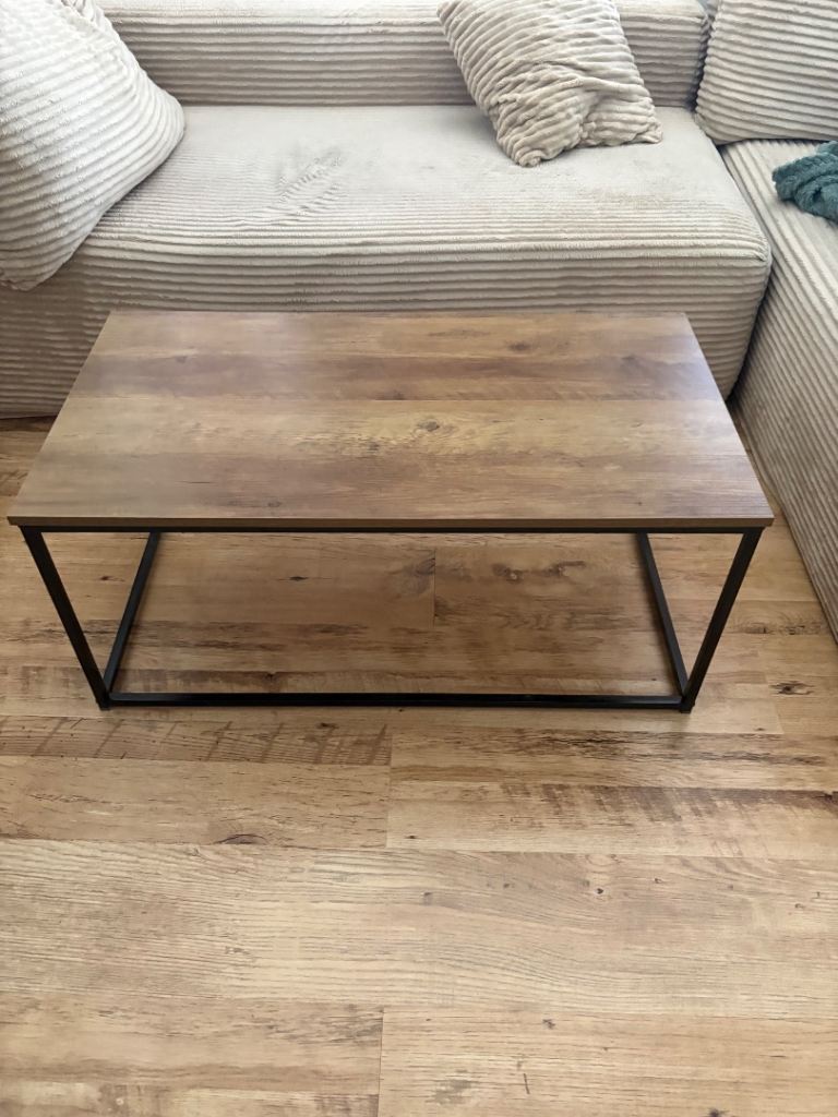 Modern Wood Effect Coffee Table with Metal Frame – like new 