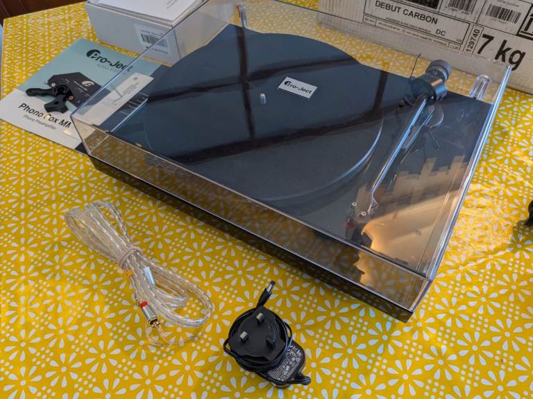 Project Debut Carbon Record Player with phono pre-amp included