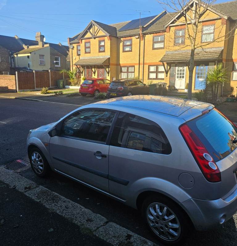 Ford fiesta automatic petrol ulez free 1 years MOT 