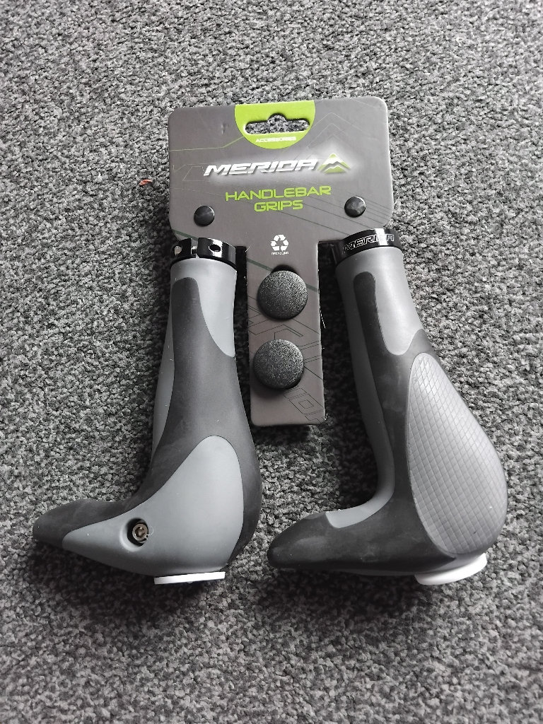 Merida handel bar grips brand new 