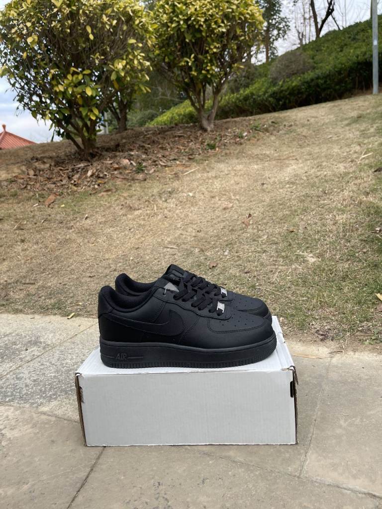 Nike Air Force 1 Low '07 Black Size 6