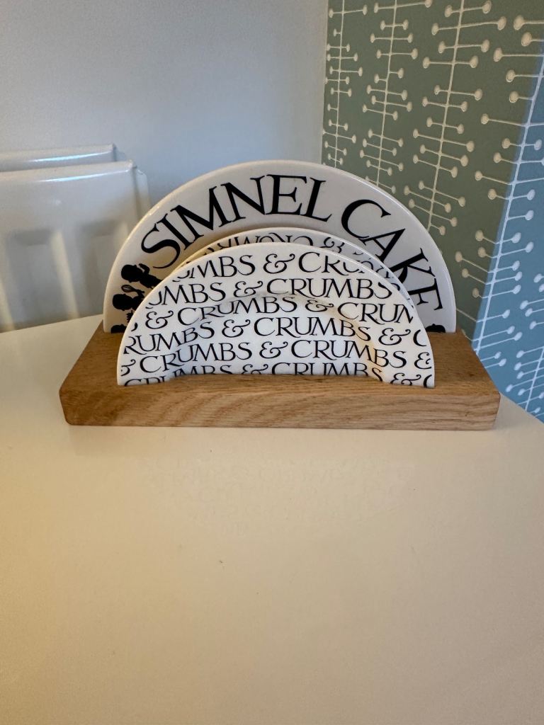 Fun And Quirky EMMA BRIDGEWATER BLACK TOAST & MARMALADE Napkin Holder/Letter Rack