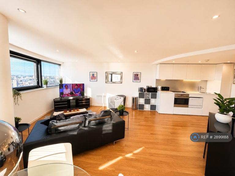 2 bedroom flat in Water Lane, Leeds, LS11 (2 bed) (#2899188)