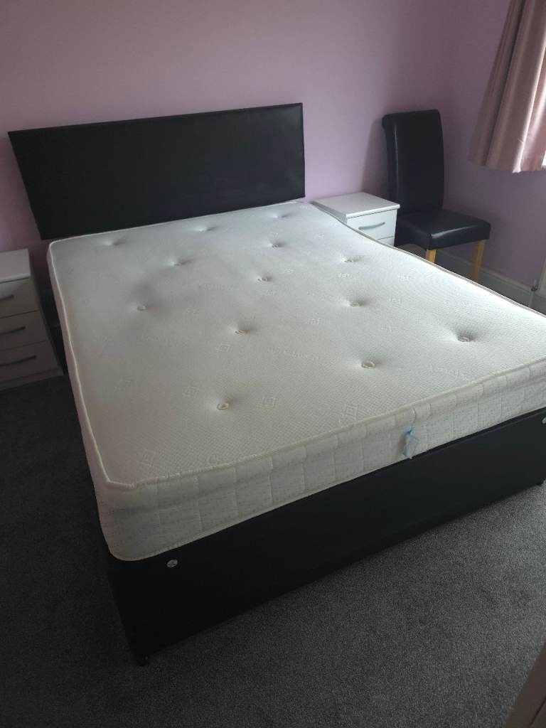 KING SIZE BED MATTRESS  BOTH DIVANS AND HEADBOARD  NO STOREAGE IN BASE  £130 NO OFFERS   WESTCLIFF 