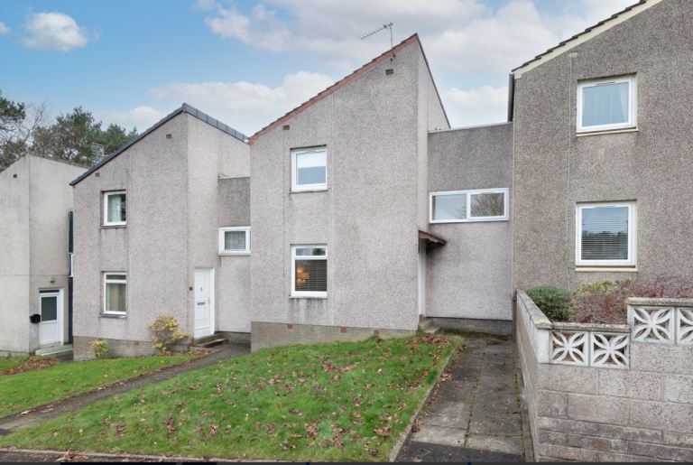 Immaculate 3 bed terraced villa dd2 