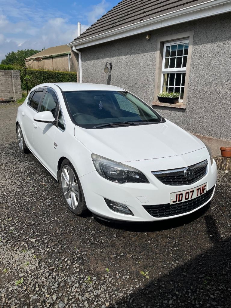Vauxhall, ASTRA, Hatchback, 2011, Manual, 1956 (cc), 5 doors