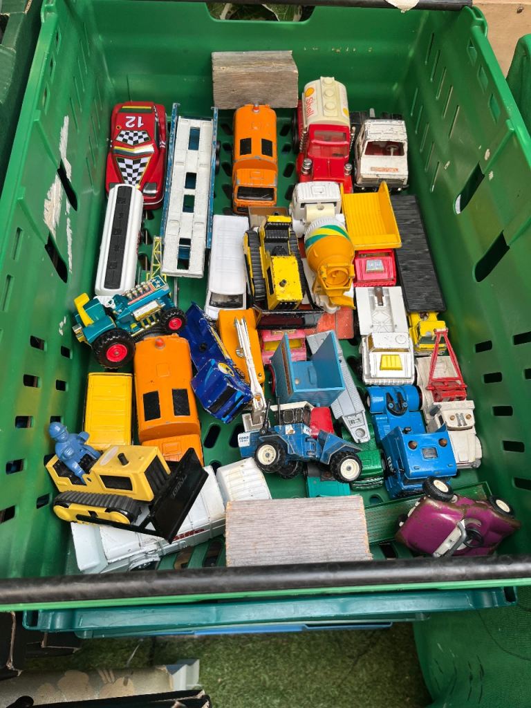 Large Bundle of Die-Cast Toy Vehicles - Cars, Trucks, Diggers