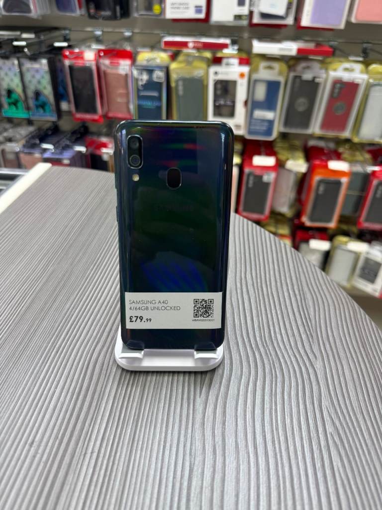 Samsung Galaxy A40 4/64GB Unlocked in Good Condition