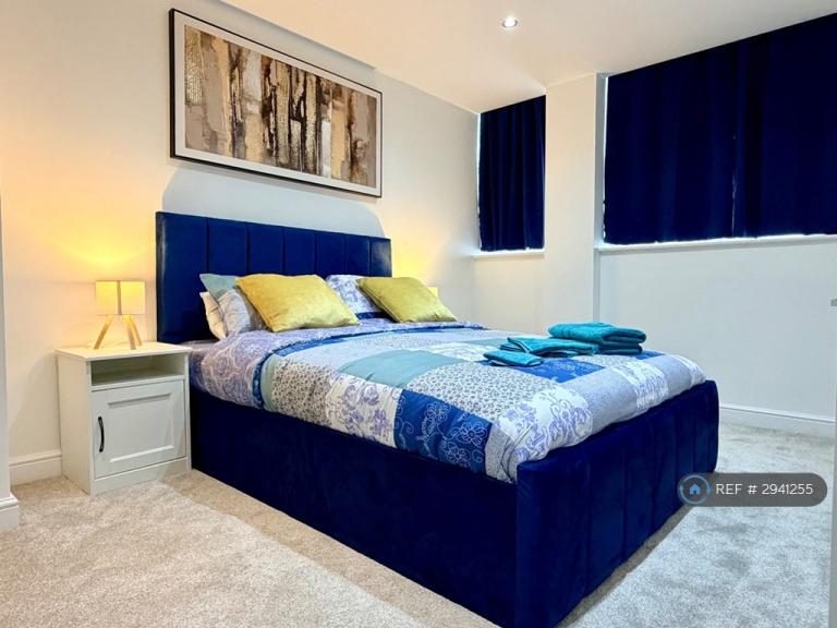 1 bedroom flat in York Towers, Leeds, LS9 (1 bed) (#2941255)