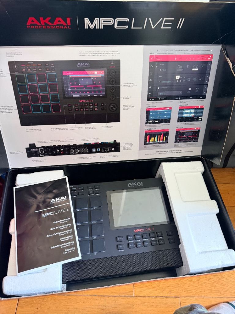 AKAI MPC Live ii - boxed as new with 240GB SSD drive installed