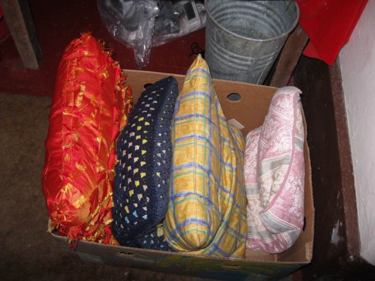 FREE CUSHIONS GUNNISLAKE PL18 9NA