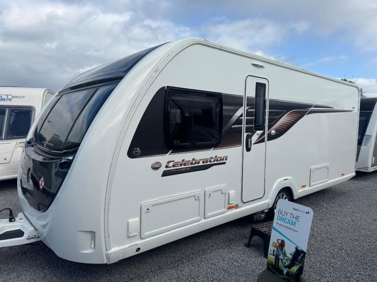 Swift Celebration 880 X / 4   TWIN AXLE 2021