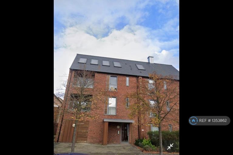 2 bedroom flat in Consort Avenue, Trumpington, Cambridge, CB2 (2 bed) (#1353862)