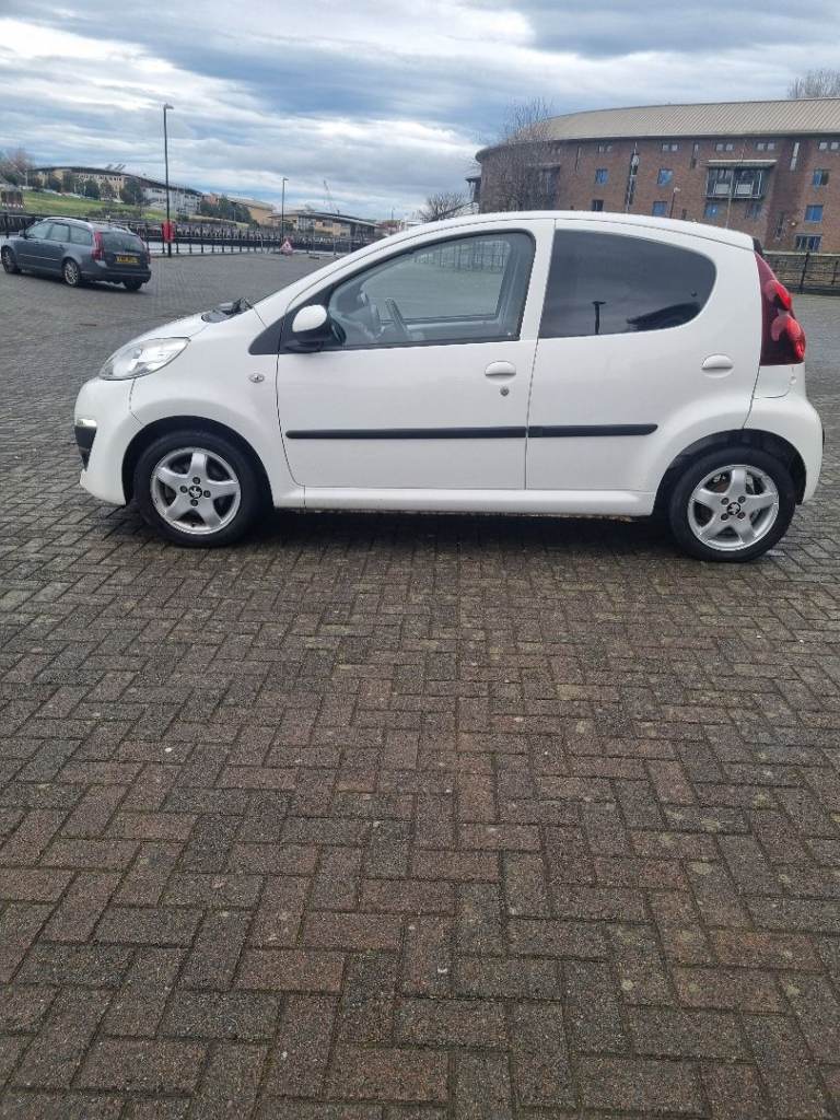 Peugeot 107 allure 1.0 5dr, 1 owner fmdsh, long mot,60+mpg,£20 tax,bargain