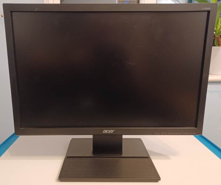 Acer V196WL 19 inch computer monitor