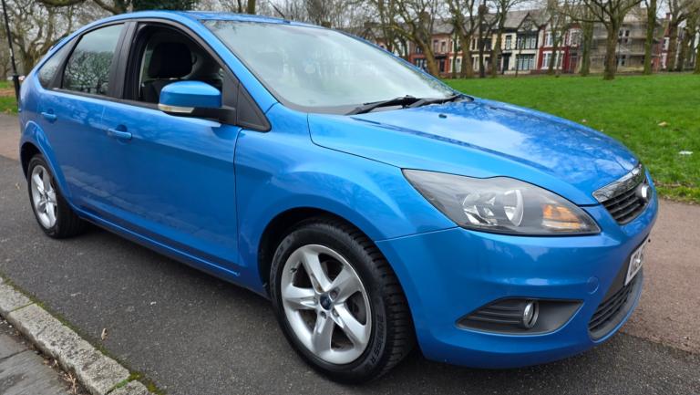 2011 Ford Focus 16 Zetec 5dr HATCHBACK Petrol Manual