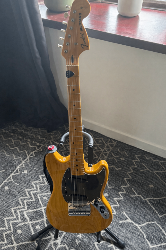 Fender Mustang MG-77 Crafted in Japan Natural, Maple Fingerboard