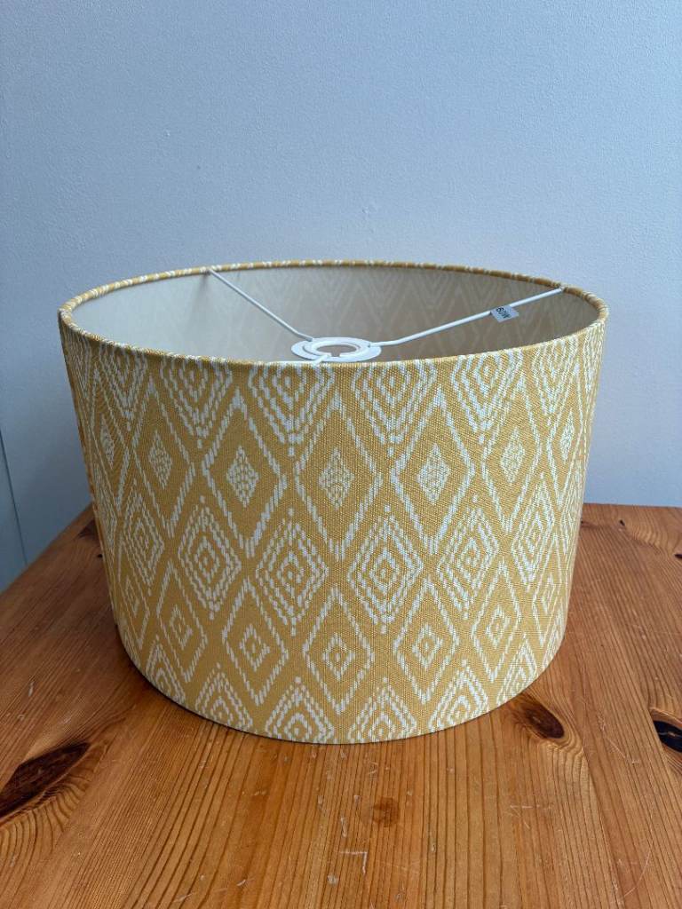 Geometric Pattern Drum Lampshade – Gold & White