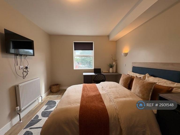 1 bedroom in Wellington St, Gloucester, GL1 (#2931548)