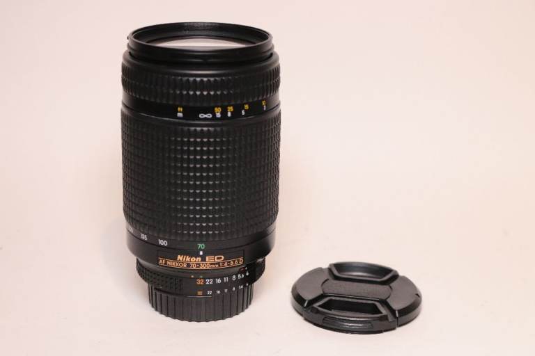 Nikon AF 70-300mm f/4-5.6 D ED Telephoto Zoom Lens in excellent condition