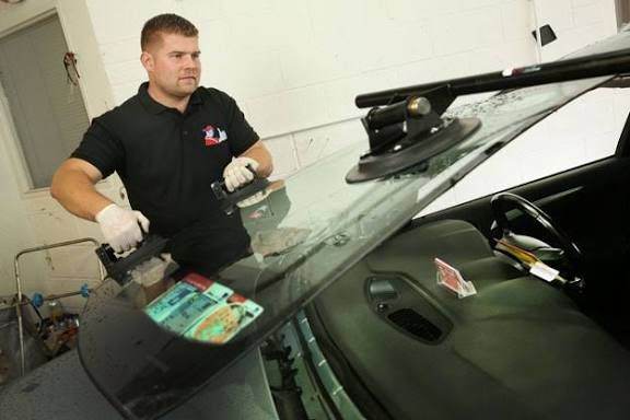 Mobile Windscreen Replacement - South London Same Day Service