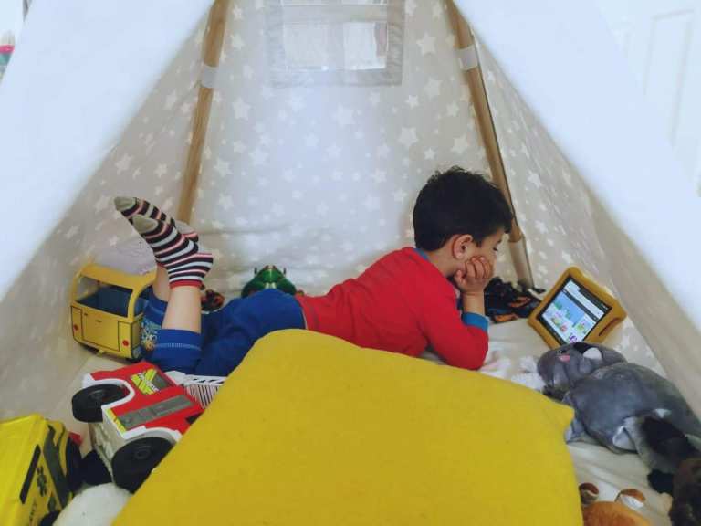 Grey star print teepee tent