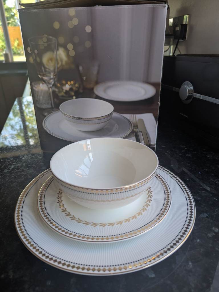 M&S Nouveau 12 Pce Dining Set. New. Boxed.