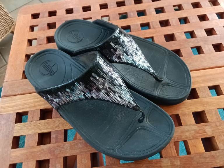 Black Sequined Fitflop sandals. Micro WOBBLEBOARD