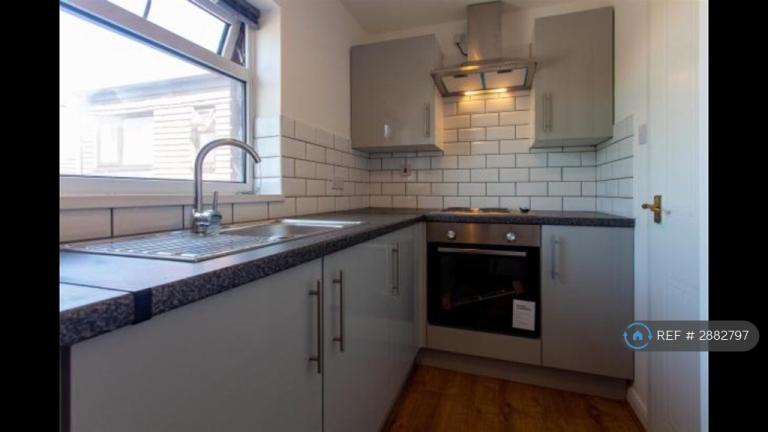 1 bedroom flat in Treherbert Street, Cardiff, CF24 (1 bed) (#2882797)