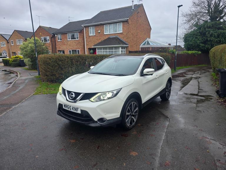 2015 Nissan Qashqai 1.5 dCi Tekna 5dr HATCHBACK Diesel Manual