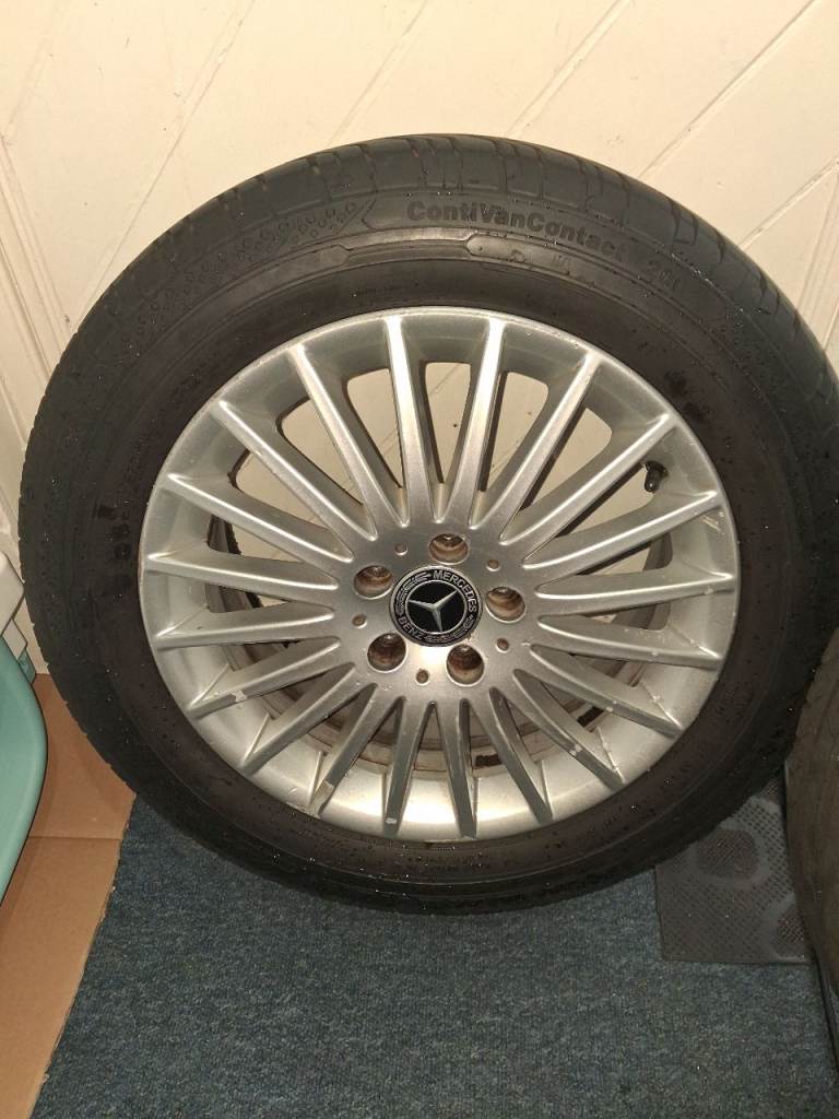 Genuine mercedes V class alloys with tyres