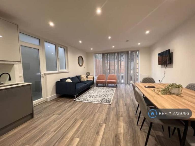 2 bedroom flat in Finchley Lane, London, NW4 (2 bed) (#2739796)