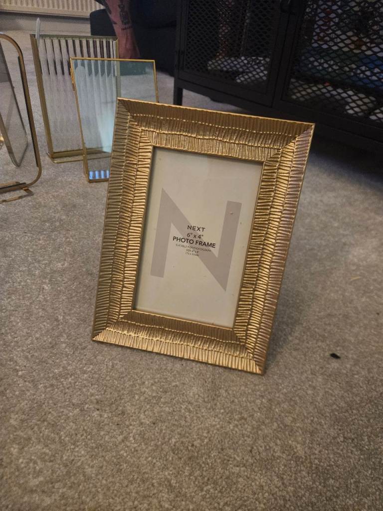 Next Gold Photo Frame 6x4" – New
