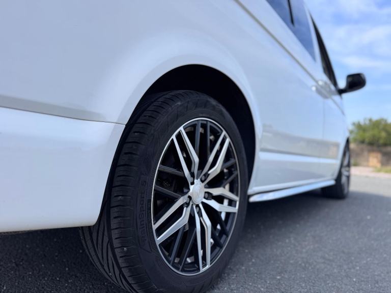 2018 VOLKSWAGEN TRANSPORTER T6 SPORTLINE 204BHP DSG. POP TOP. SOLAR.NO VAT