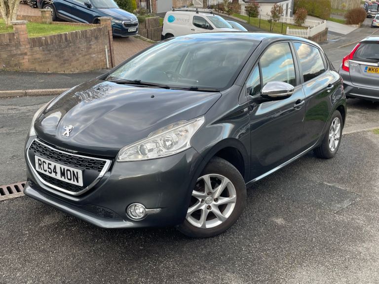 Peugeot 208 1.2 petrol