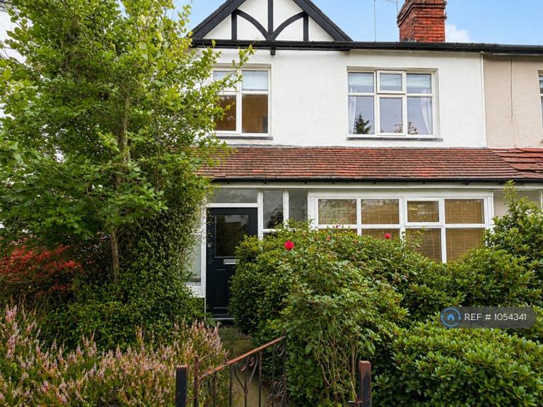 3 bedroom house in Moor Park Villas, Leeds, LS6 (3 bed) (#1054341)