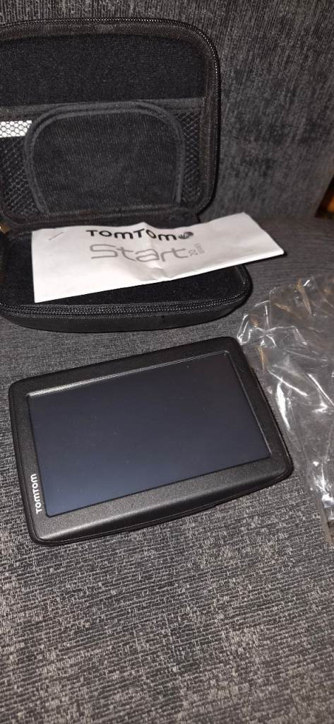 TomTom Start Sat Nav with Carry Case – Good Condition