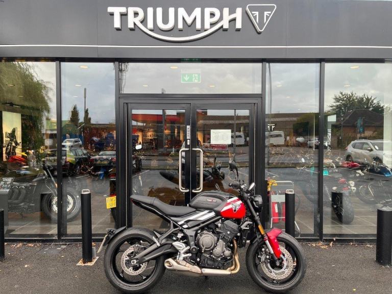 Triumph Trident 660 latest model 25 plate with only 271 miles + heated grips