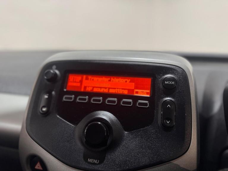 2015 Toyota AYGO 1.0 VVT-i x-play Euro 5 5dr Euro 5 HATCHBACK Petrol Manual