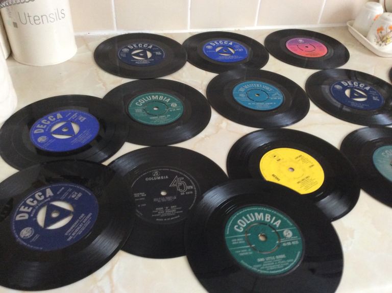 Job Lot of Various Vinyl Records - Good Condition mainly tv stars of 50s. Plus various lps 
