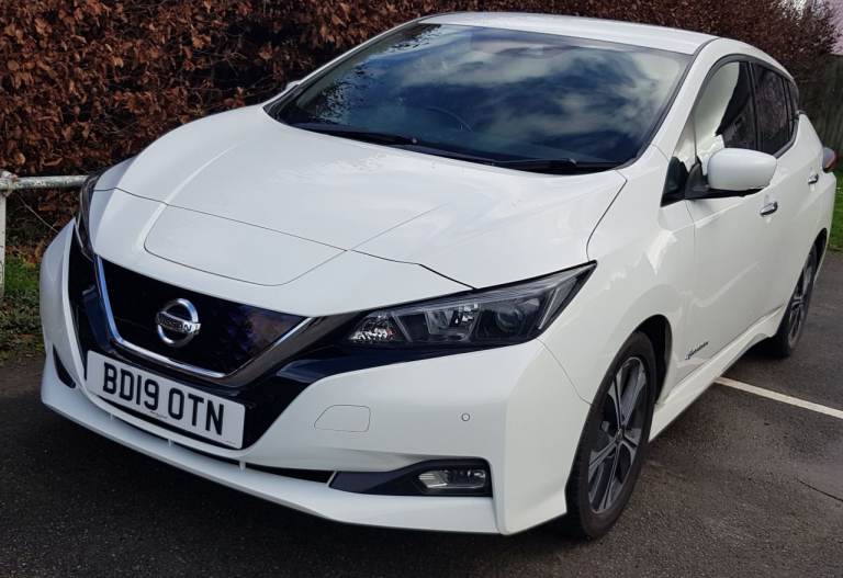 Nissan LEAF N-Connecta FSH 40kWh 160miles