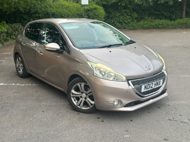 Peugeot, 208, Hatchback, 2012, Manual, 1397 (cc), 5 doors