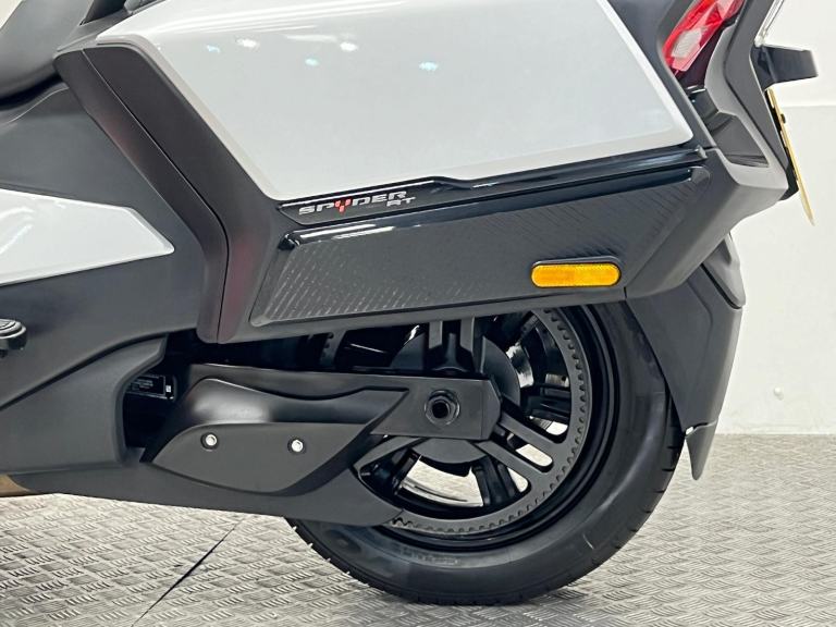 2022 72 CAN-AM SPYDER RT LIMITED SEMI AUTOMATIC TRIKE 