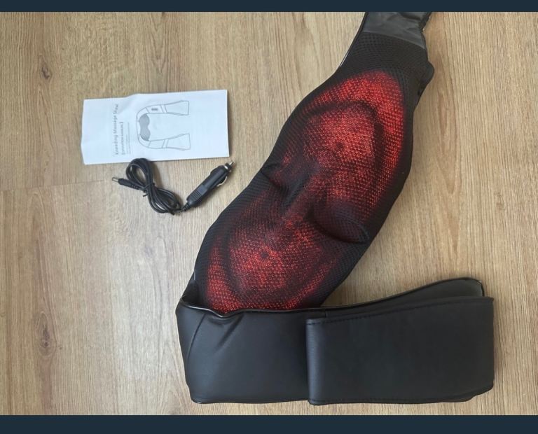 Shiatsu neck and back massager with heat function