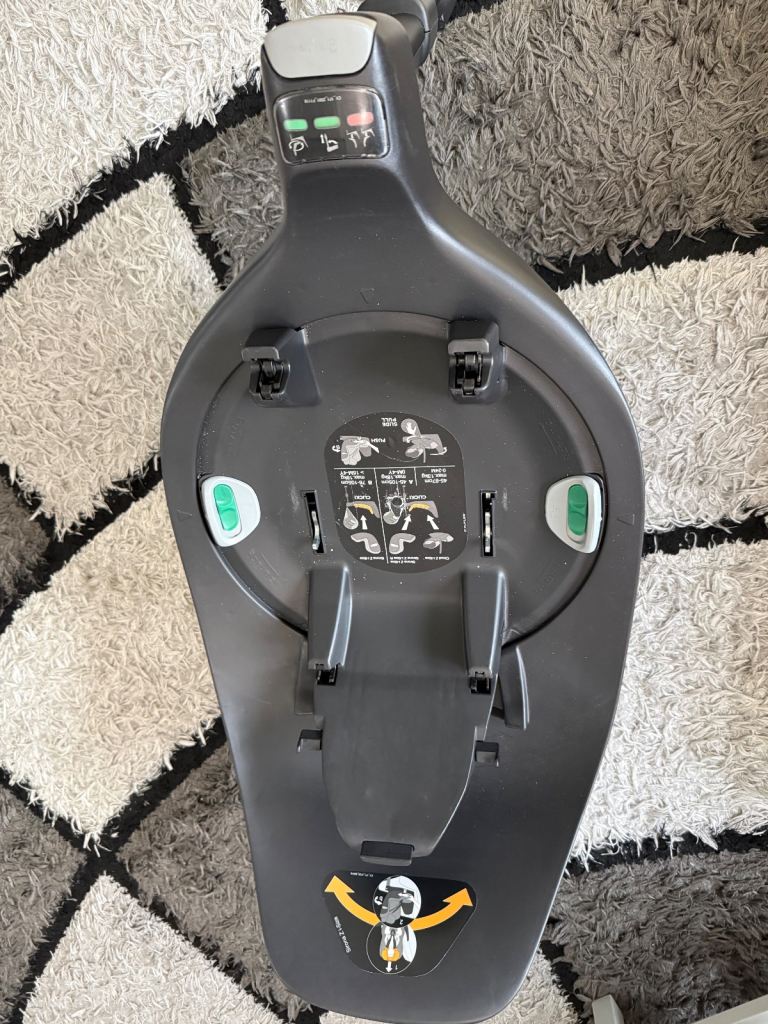 Cybex Cloud Z 360 baby car seat, Sirona S 36O toddler seat and two 360 bases. 