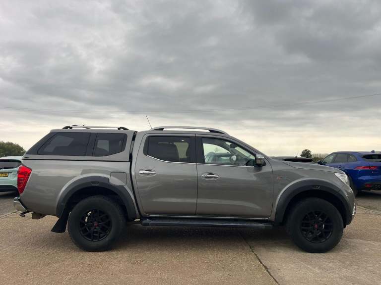 NISSAN NAVARA 2.3 dCi Off-Roader AT32 2019