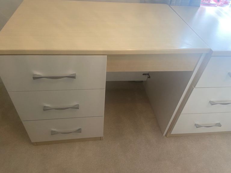 White and Wood Dressing Table and set of Drawers